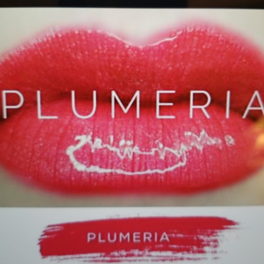 Plunge into summer with Plumeria long-last lip col